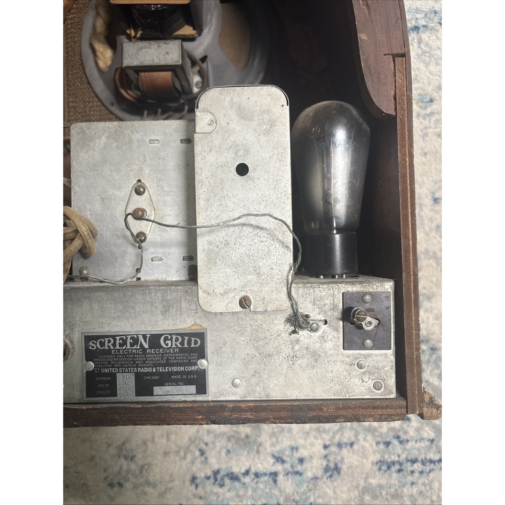 Gloritone Model 26-P 1931 Cathedral Face Looks Complete But Not Working - Picture 14 of 16